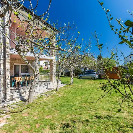 Apartmán Alojzija - Mali First Floor - Mpolo