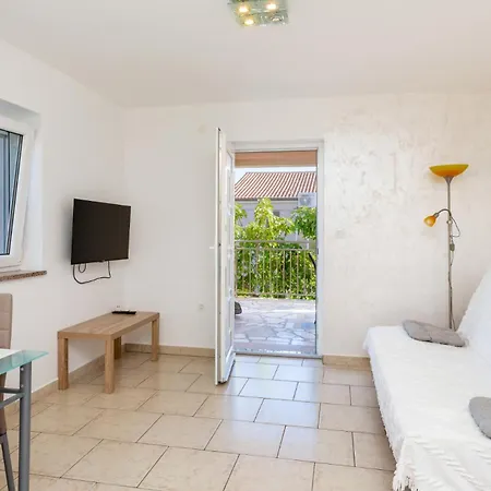 Alojzija - Mali First Floor - Mpolo Apartment Medulin