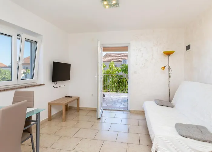 Alojzija - Mali First Floor - Mpolo Apartmán Medulin