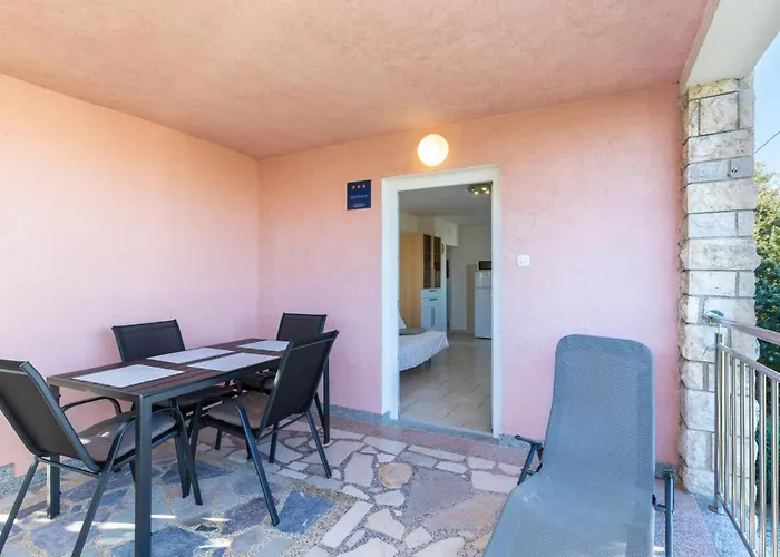 Alojzija - Mali First Floor - Mpolo Apartmán
